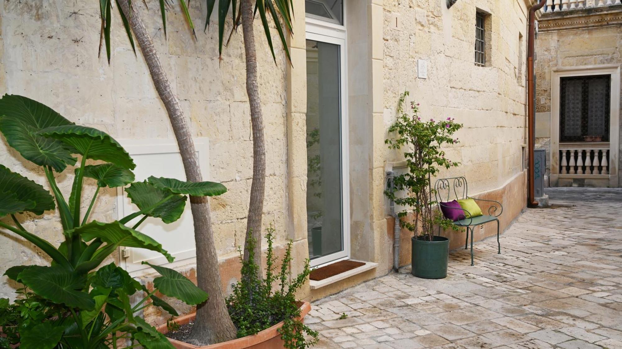Le Chicche Suite Lecce Exterior photo